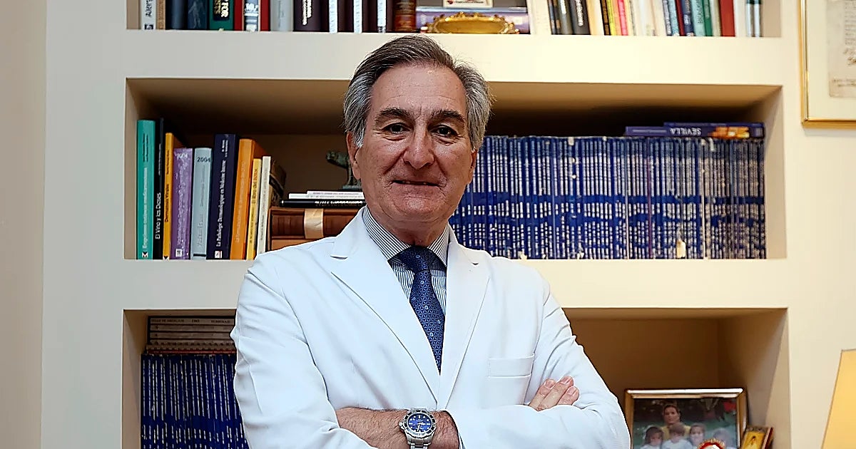 Julián Conejo-Mir, dermatólogo: «El cáncer de piel empieza pequeño y crece poco a poco»