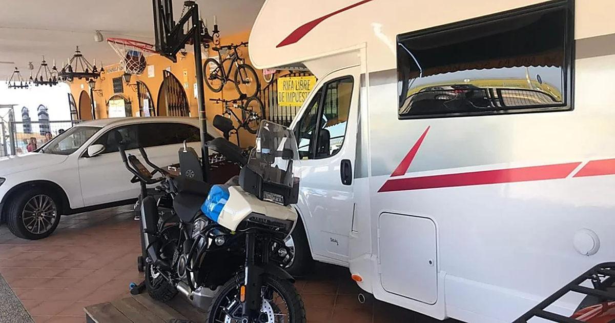 Así es la cesta de El Paisano para 2026: coches de lujo, un piso en Sanlúcar y lingotes de oro valorados en 40.000 euros