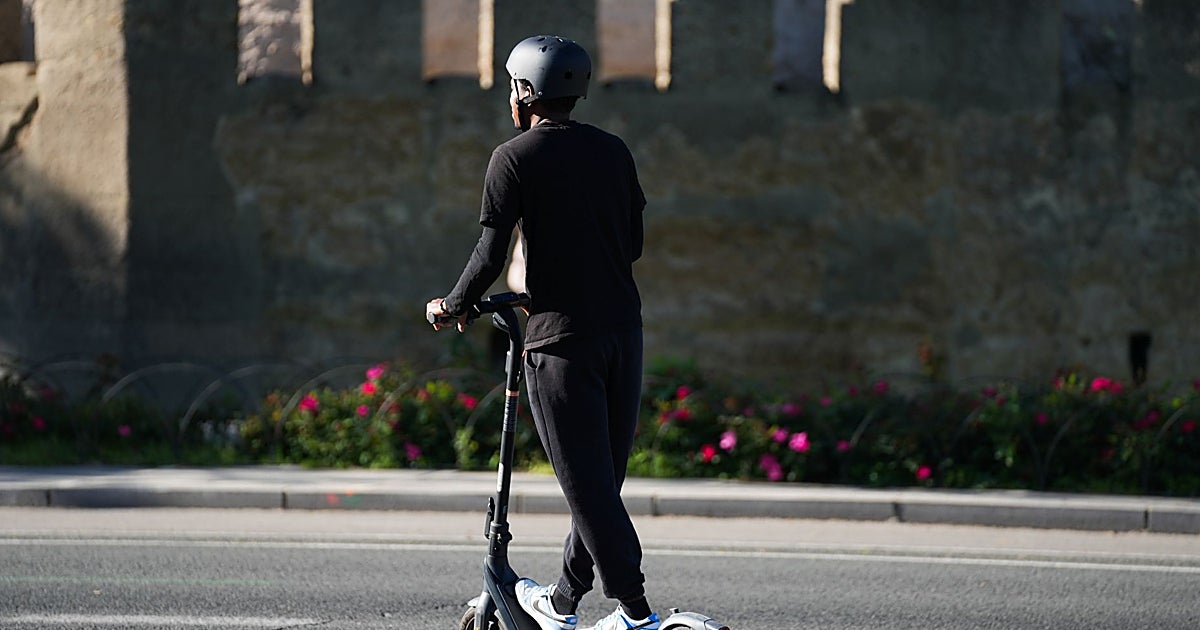 La Policía Local ya ha multado a 423 usuarios de patinetes en Sevilla, el 40% en la Macarena