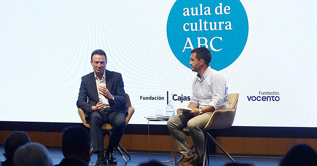Arturo Gonzalo Aizpiri: «Los dos grandes Reyes de España quisieron representarse como Hércules y César, padres de Sevilla»
