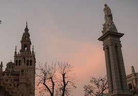 El Ayuntamiento de Sevilla restaurará la Inmaculada de Plaza del Triunfo, afectada por los temporales del pasado invierno