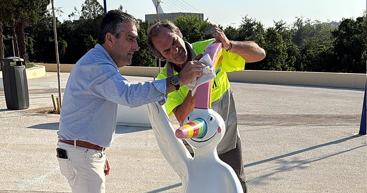 Curro encuentra un nuevo hogar en la Puerta de la Barqueta t