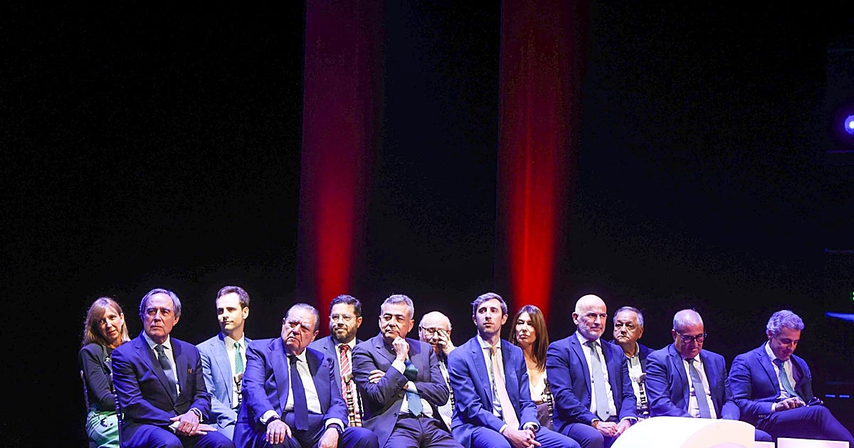 La Cámara premia a ocho empresas y al expresidente de Insur 