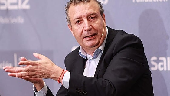 Javier Fernández reitera que Antonio Muñoz es el candidato socialista a la alcaldía de Sevilla para 2027