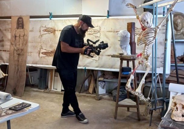 Equipo de productora norteamericana filmando en Minaro Studios