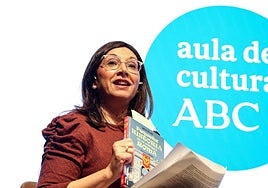 Alejandra Navarro, subdirectora de ABC de Sevilla, Trianera del Año