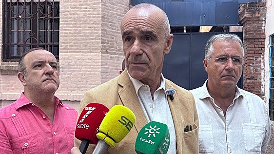 El PSOE de Sevilla denuncia que José Luis Sanz da un «pelotazo urbanístico» en la calle Castellar