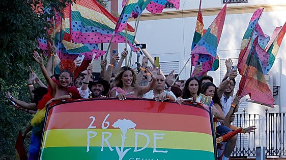 María Peláe, Falete, Laura Gallego, Manolo Rosado y Jedet abanderan la «igualdad y libertad de sevillanas maneras» en el Pregón del Orgullo de Sevilla