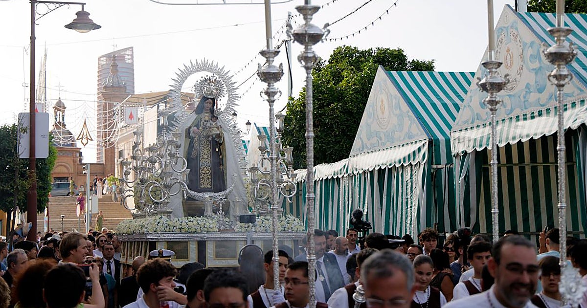 La Virgen del Carmen toma el Guadalquivir y sus dos orillas con las procesiones de Triana y el Santo Ángel