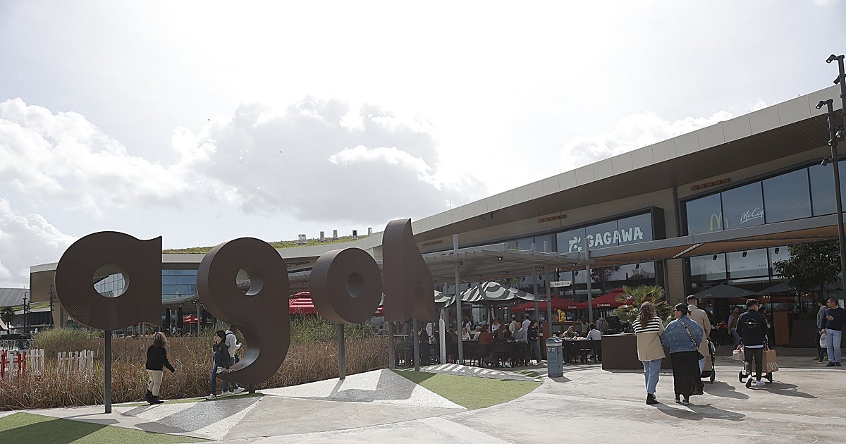 Los centros comerciales de Sevilla se exhiben en el parqué