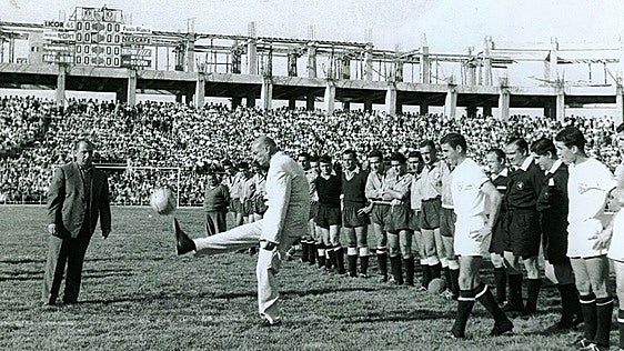 Un nuevo estadio para el Sevilla libre de impuestos y con 50 millones de pesetas de hipoteca