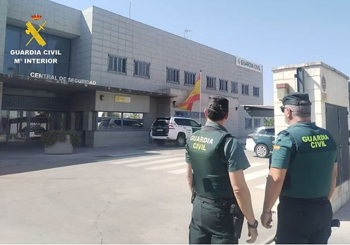 Agentes de la Guardia Civil.