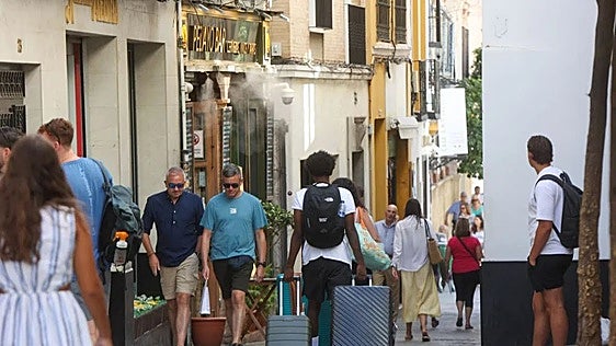 Los hoteleros de Sevilla rechazan la tasa turística que reclama Sanz