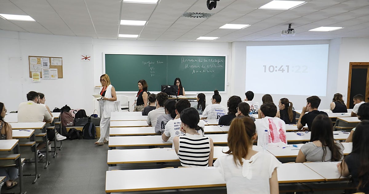Movilidad Erasmus en la Universidad de Sevilla: decenas de estudiantes denuncian un recorte sobrevenido en sus ayudas