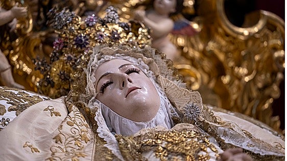 La Virgen Dormida, la tradición en los templos el 15 de agosto en Sevilla