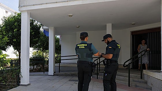 Una deuda de 4.000 euros fue el móvil del crimen de Utrera: «Le dispararon desde un piso y después lo remataron»