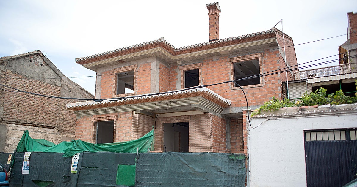 Casi la mitad de los andaluces se plantea construir su casa ante la falta de vivienda