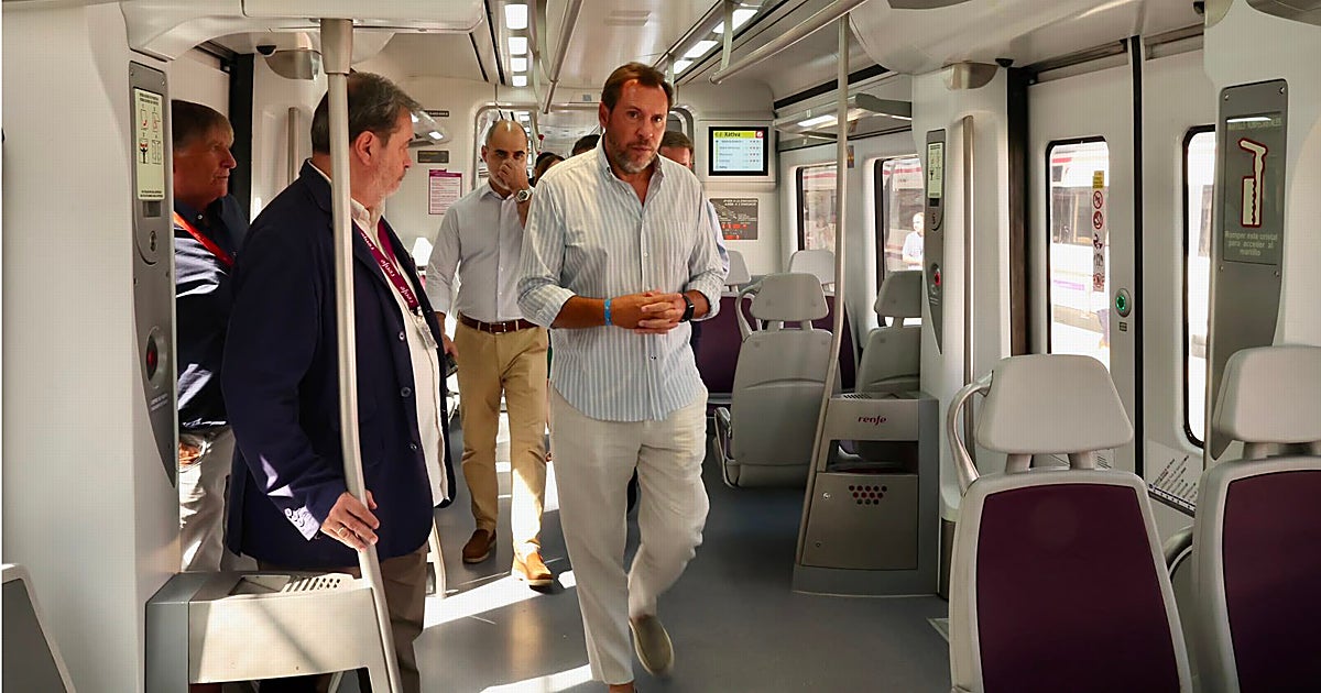 Óscar Puente condena a Sevilla al peor Cercanías pero mejora el de Valencia