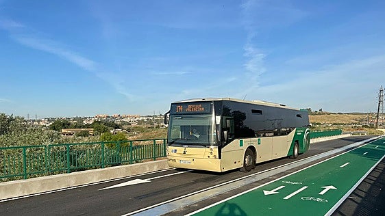 El TSJA avala el despido de un conductor de bus por una negligencia denunciada en Facebook