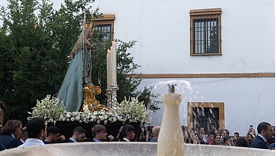 El traslado de la Virgen de la Hiniesta a Santa Isabel