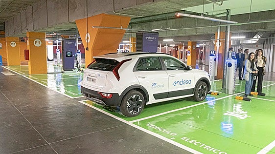 El coche eléctrico se estrella en Sevilla y no llega ni al 1% del parque móvil