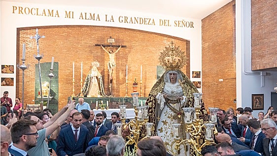 La procesión de regreso de la Virgen de los Dolores del Cerro, en imágenes