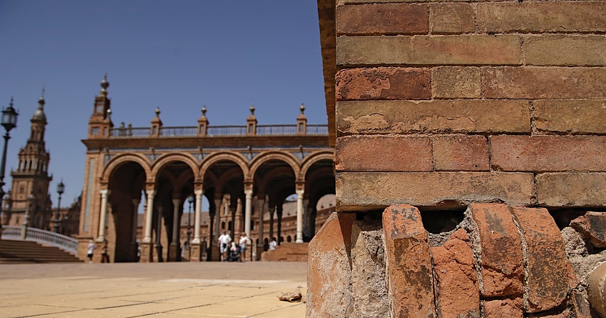 La Plaza de España cumple un siglo abocada a una reforma millonaria