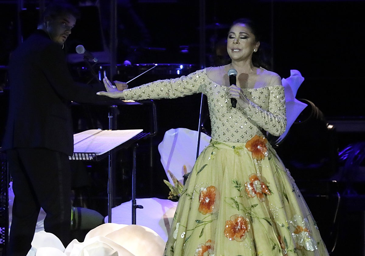 Isabel Pantoja, durante el concierto que ofreció en el estadio de la Cartuja en septiembre de 2023