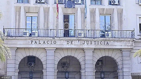 Dos hermanos raptan a su madre senil para quedarse con su patrimonio