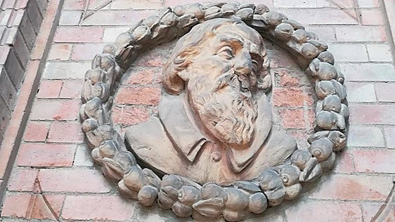 El homenaje que Aníbal González hizo en la Plaza de España al arquitecto de la Giralda