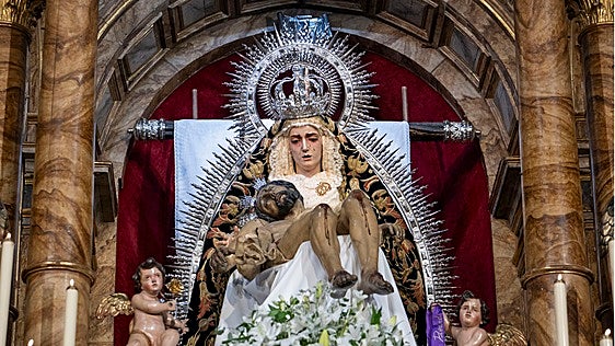 La festividad de la Virgen de los Dolores, en imágenes