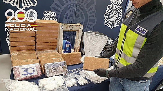 Condenan a un clan de narcos que transportaba cocaína en coches caleteados