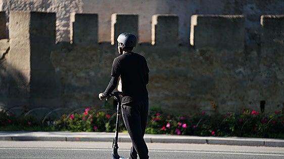 Declaran accidente laboral un atropello por circular de modo imprudente en patinete eléctrico