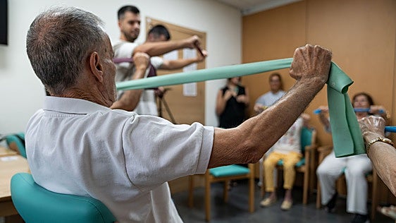 «El alzhéimer es como un duelo presente, no puedes contarle las cosas como antes»