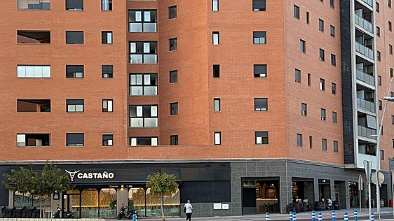 El barrio de Entrenúcleos ya tiene su propio tejido comercial y de servicios