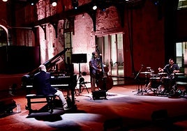 El flamenco también es posible desde las cuatro cuerdas de un contrabajo