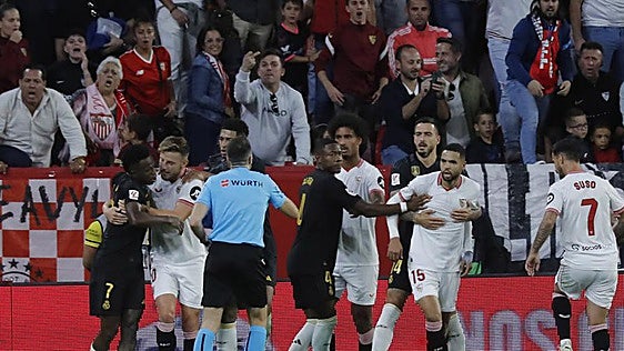 Aplazado a mayo de 2027 el juicio al aficionado del Sevilla por insultos racistas a Vinicius