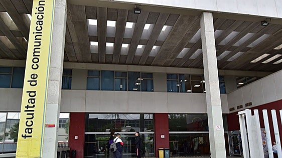 El nuevo plan de estudios de Comunicación en la Universidad de Sevilla abre una crisis interna en la Facultad