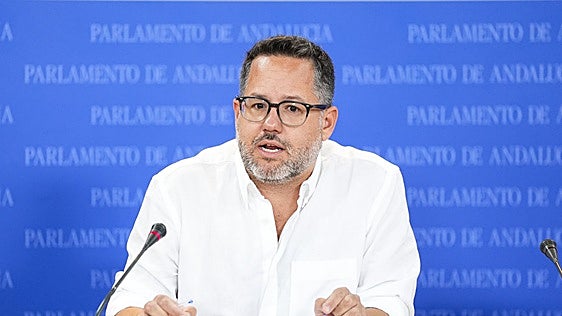 Adelante celebra el escrache al consejero Paradela en la UPO: «Poco le dijeron»