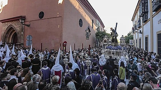 El Señor de la Divina Misericordia de las Siete Palabras llevará banda de música en la Semana Santa de Sevilla de 2027