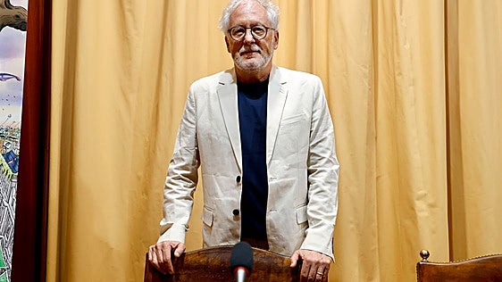 Héctor Abad Faciolince: «Mientras no huelas y toques un libro, no sabes cómo va a ser»