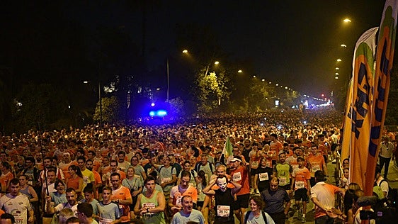 Carrera Nocturna de Sevilla y 'superviernes', en directo: última hora de los cortes de tráfico y la agenda de eventos hoy