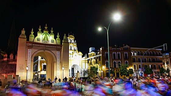 Sevilla afronta un 'superfinde' con la mitad de eventos que hace un año