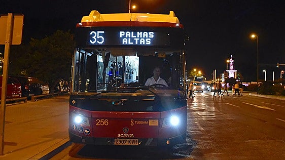Cómo moverse por Sevilla durante la Carrera Nocturna: autobuses, Metrocentro, metro y calles que debes evitar