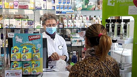 El epidemiólogo Juan Luis Cabanillas: «Todavía estamos en una fase en la que hay más covid que gripe»