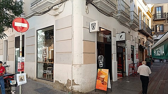 Vivir sin luz en pleno centro de Sevilla: «Tengo 32 partes de incidencias puestas sólo este verano»