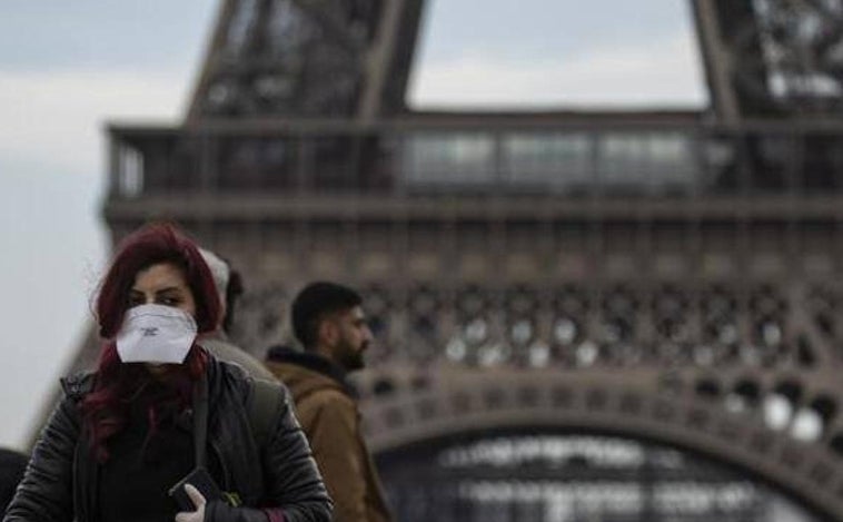Francia, con 200.000 contagios al día, epicentro de la ola de Covid europea