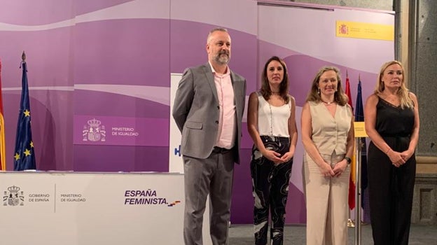 Ramón Mas, Irene Montero, Victoria Rossel y Gemma Ginesta