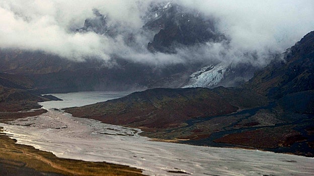 El volcán islandés Eyjafjalla provocó el deshielo del glaciar y, con ello, el desbordamiento de ríos.