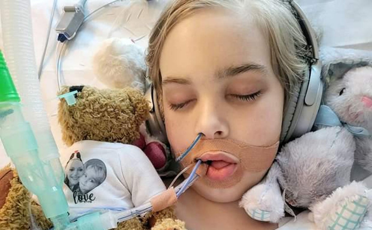 Muere Archie, el niño británico que estaba en coma tras el reto viral de TikTok